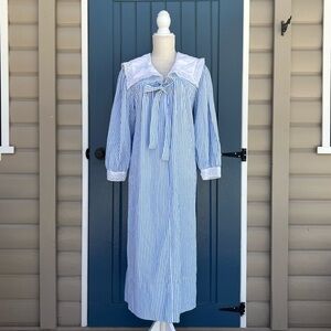Vintage Saybury Blue Striped Nightgown Women's Size Large